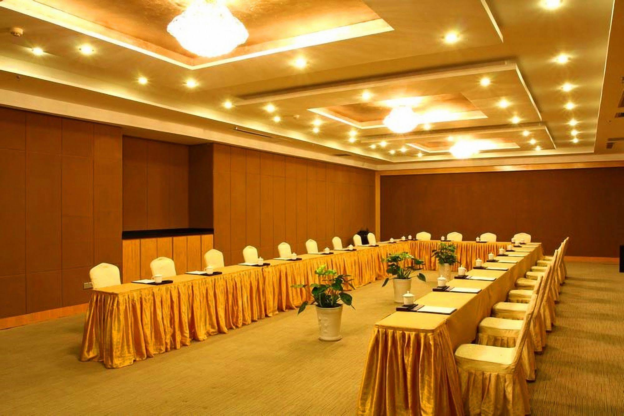 Great Tang Hotel Shanghai Exterior photo